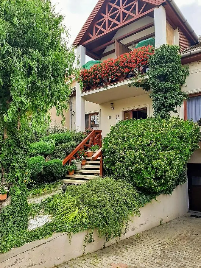 Siesta Vendeghaz Villa Eğri Tatil Evi