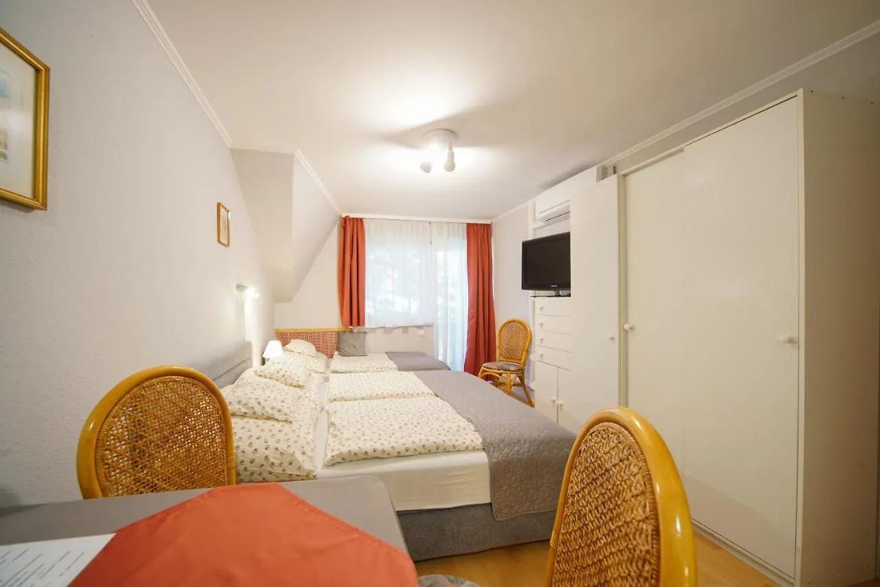 Siesta Vendeghaz Villa Eğri