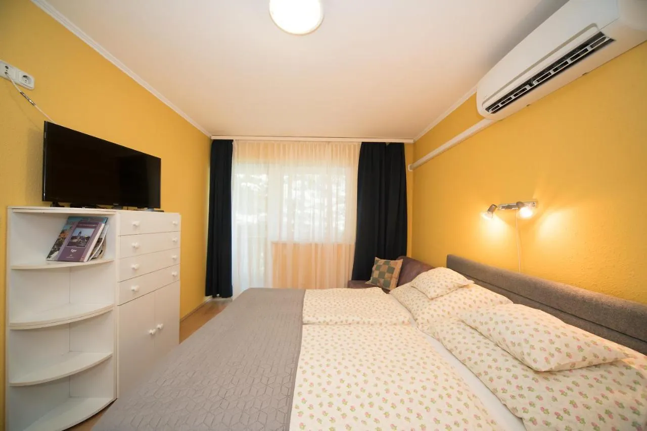 Siesta Vendeghaz Villa Eğri Tatil Evi