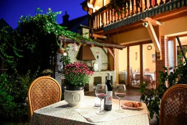 Siesta Vendeghaz Villa Eğri Tatil Evi