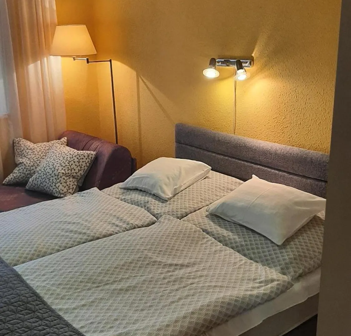 Siesta Vendeghaz Villa Eğri 0*,  Macaristan